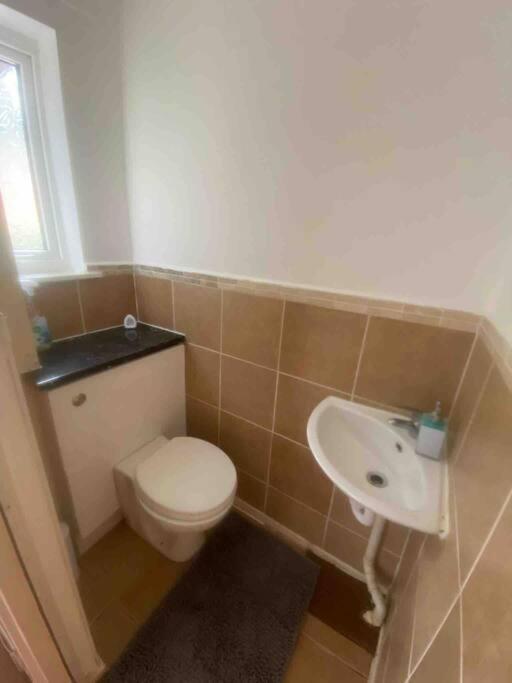 Manchester - Eccles - Business - Contractors - Families - Discounts Available Zewnętrze zdjęcie