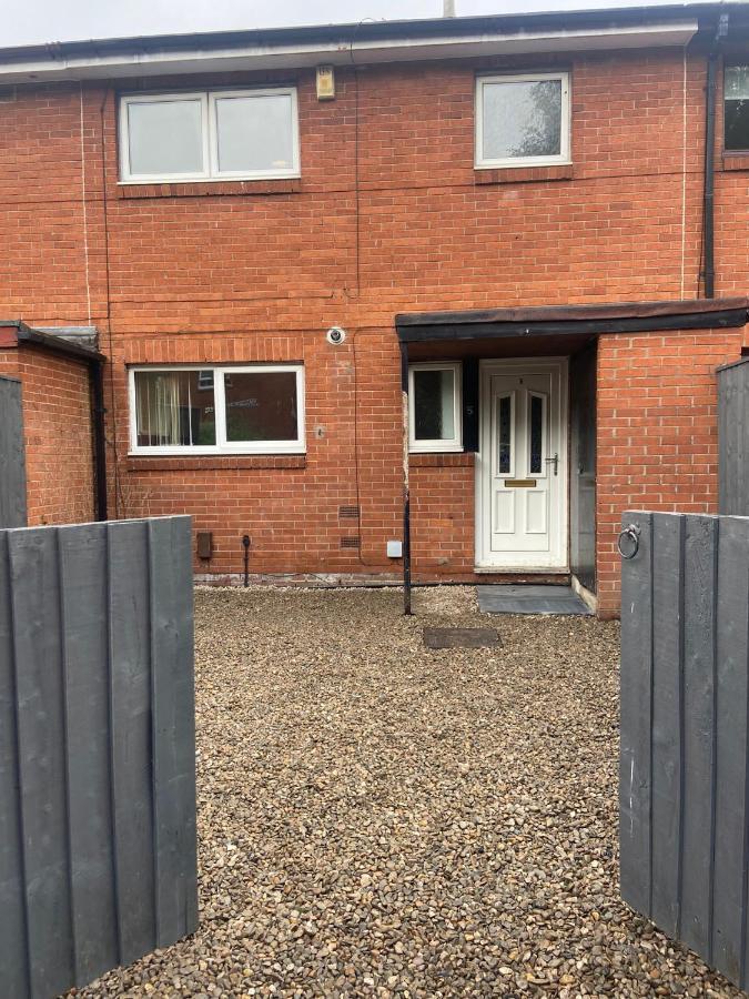 Manchester - Eccles - Business - Contractors - Families - Discounts Available Zewnętrze zdjęcie