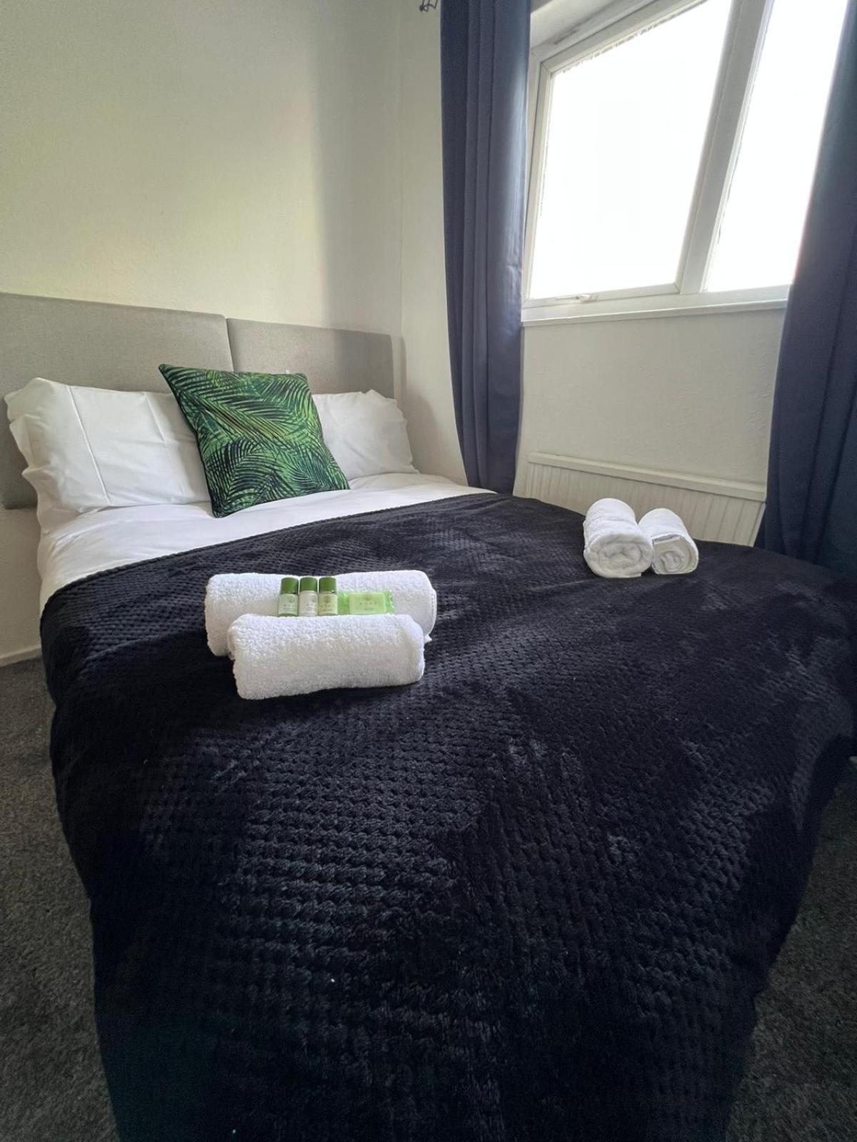 Manchester - Eccles - Business - Contractors - Families - Discounts Available Zewnętrze zdjęcie